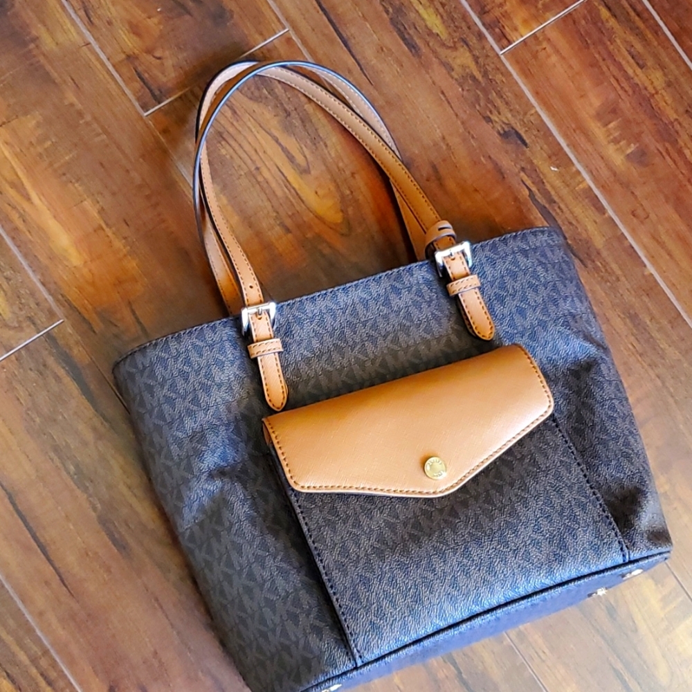 Michael Kors Medium Pocket Tote